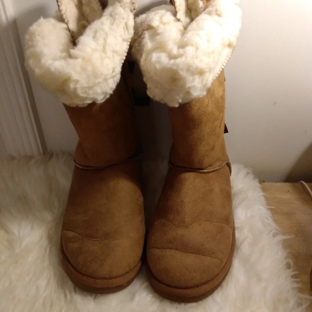 Boots - Picture 7 of 11